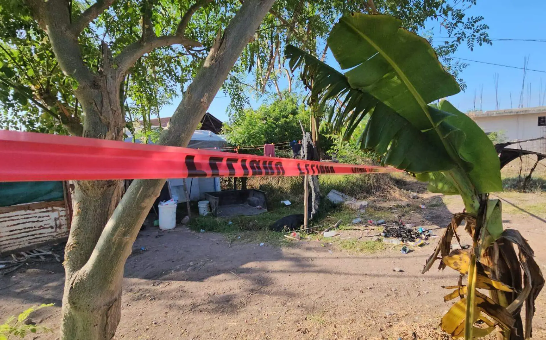 cinta roja encuentran cuerpos el realito